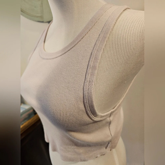 TNA By Aritzia Size Small Ribbed Cropped Racer Tank Top Very pale light Lavender - Picture 3 of 9